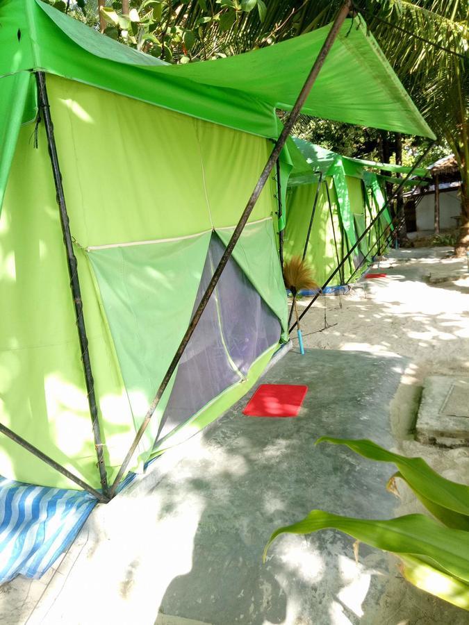 Koh Ngai Camping Restaurant @ Bar Exterior foto